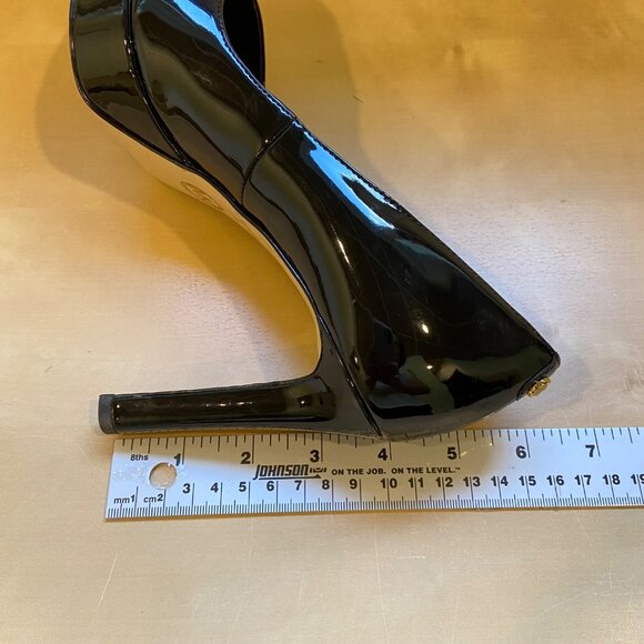 Michael Kors Chantal Black Faux Patent Leather Platform Pumps With Gold Logo Det - Picture 12 of 16